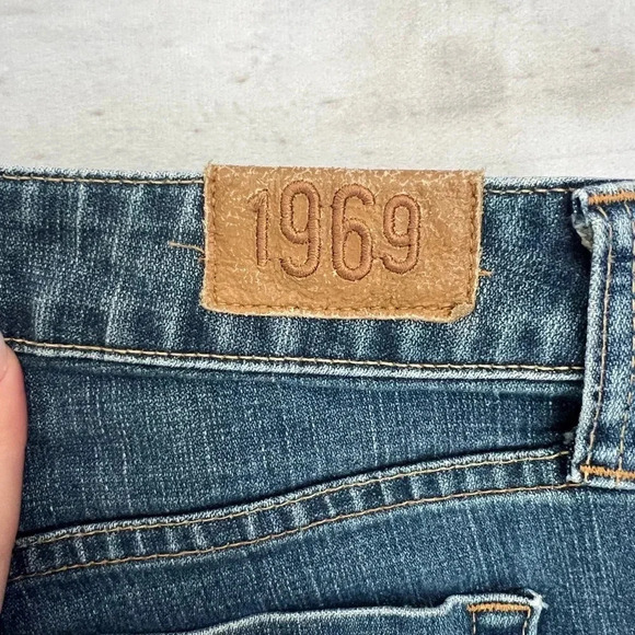 GAP Jeans Curvy Flare Medium Wash Denim 6 L Dark Rustic Indigo 8.25” rise - Picture 10 of 12